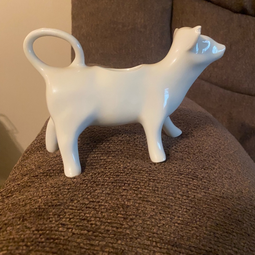 Charming White Cow Creamer